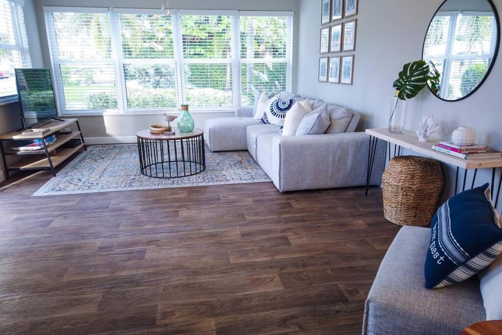 The Beach House At Seascape Steps From The Beach, Marina And Shops! West Palm Beach Eksteriør billede