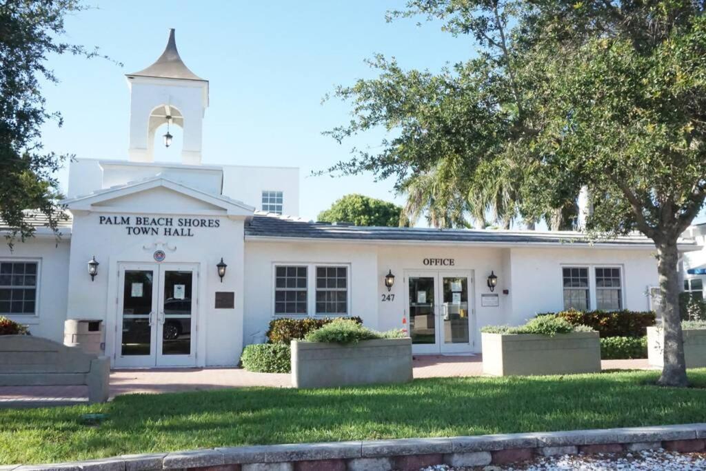 The Beach House At Seascape Steps From The Beach, Marina And Shops! West Palm Beach Eksteriør billede