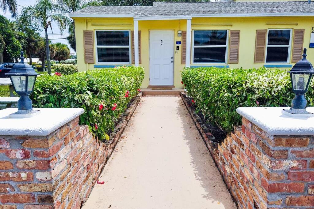 The Beach House At Seascape Steps From The Beach, Marina And Shops! West Palm Beach Eksteriør billede