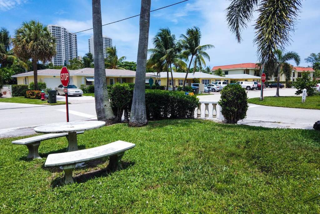 The Beach House At Seascape Steps From The Beach, Marina And Shops! West Palm Beach Eksteriør billede