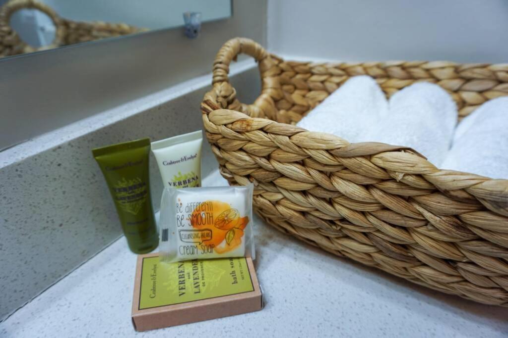 The Beach House At Seascape Steps From The Beach, Marina And Shops! West Palm Beach Eksteriør billede